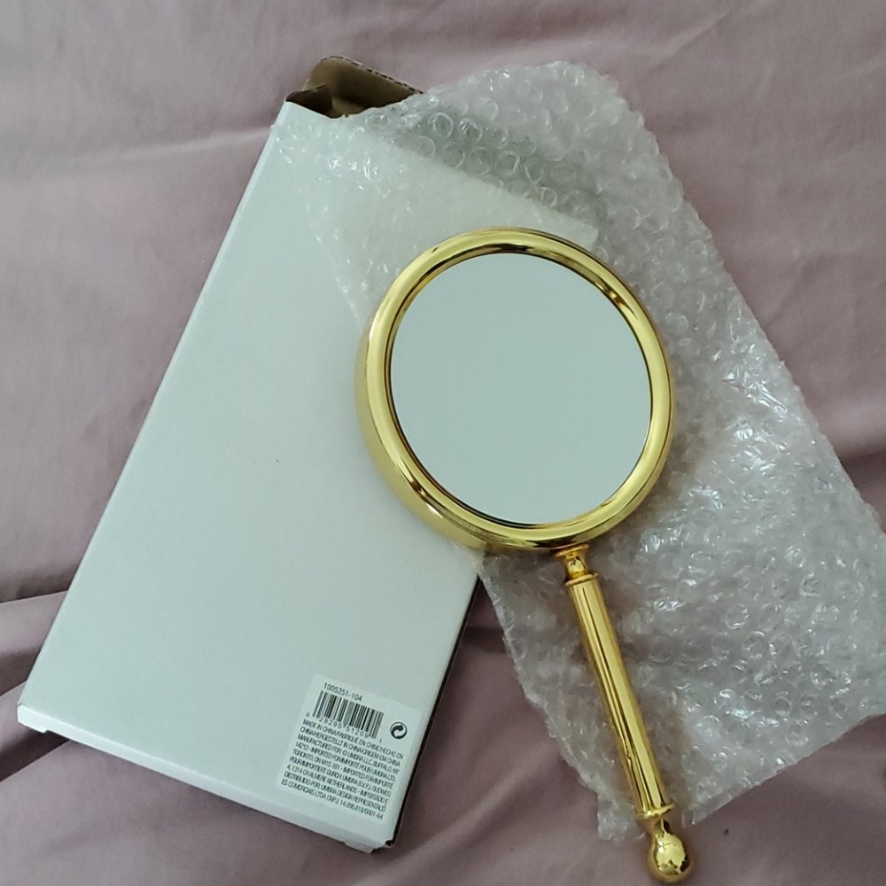 NIB Pretty brass-colored looking glass